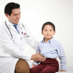 Nefrologos Pediatras en Quito Dr Junior Gahona-min